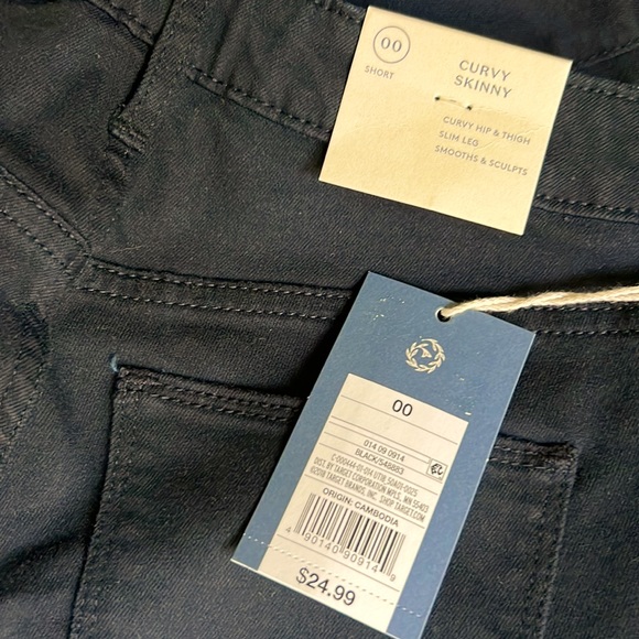 Universal Thread™ Mid-Rise Curvy Skinny Jeans - 00/24S - Picture 5 of 5